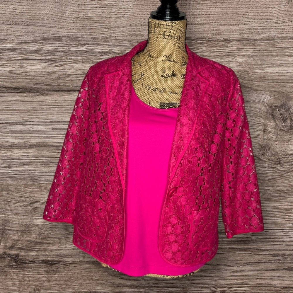 Chic and Cheerful: Your New Go-To Outfit!